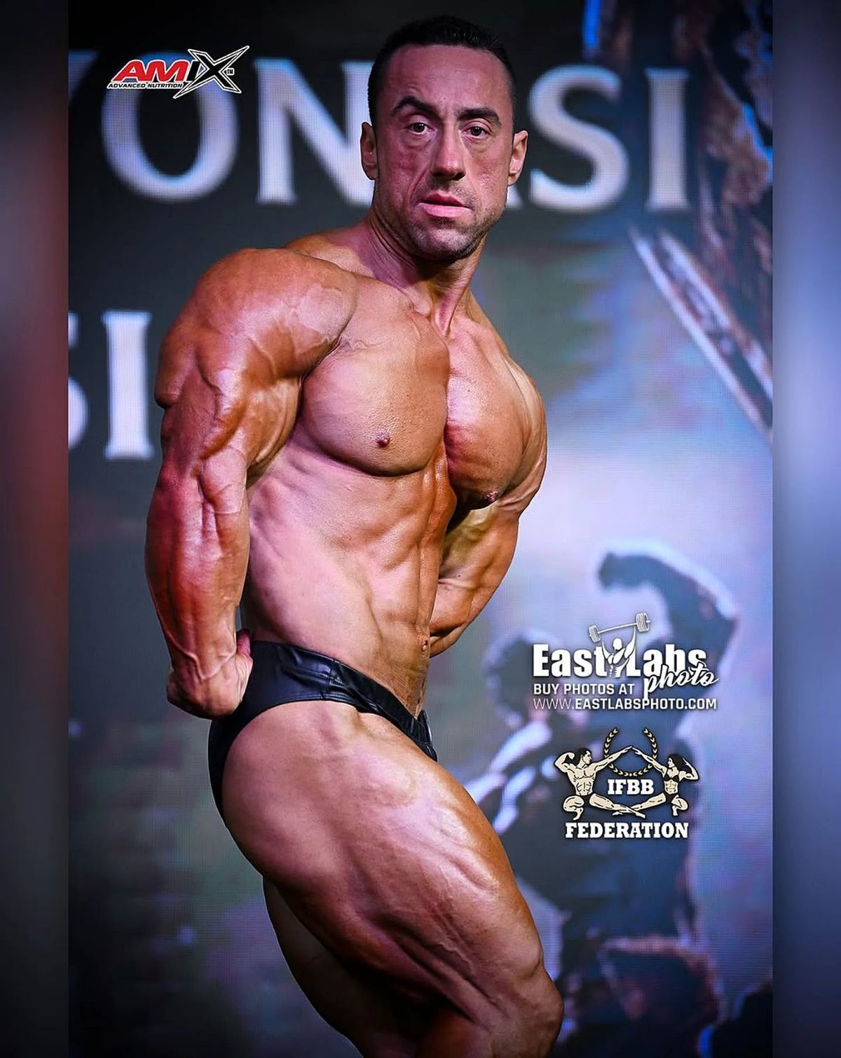 İsmail Yalçın most-muscular yarışma poz